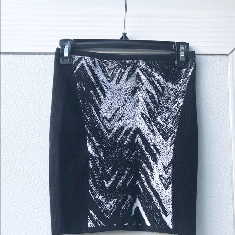 Skirt - Picture 2 of 7